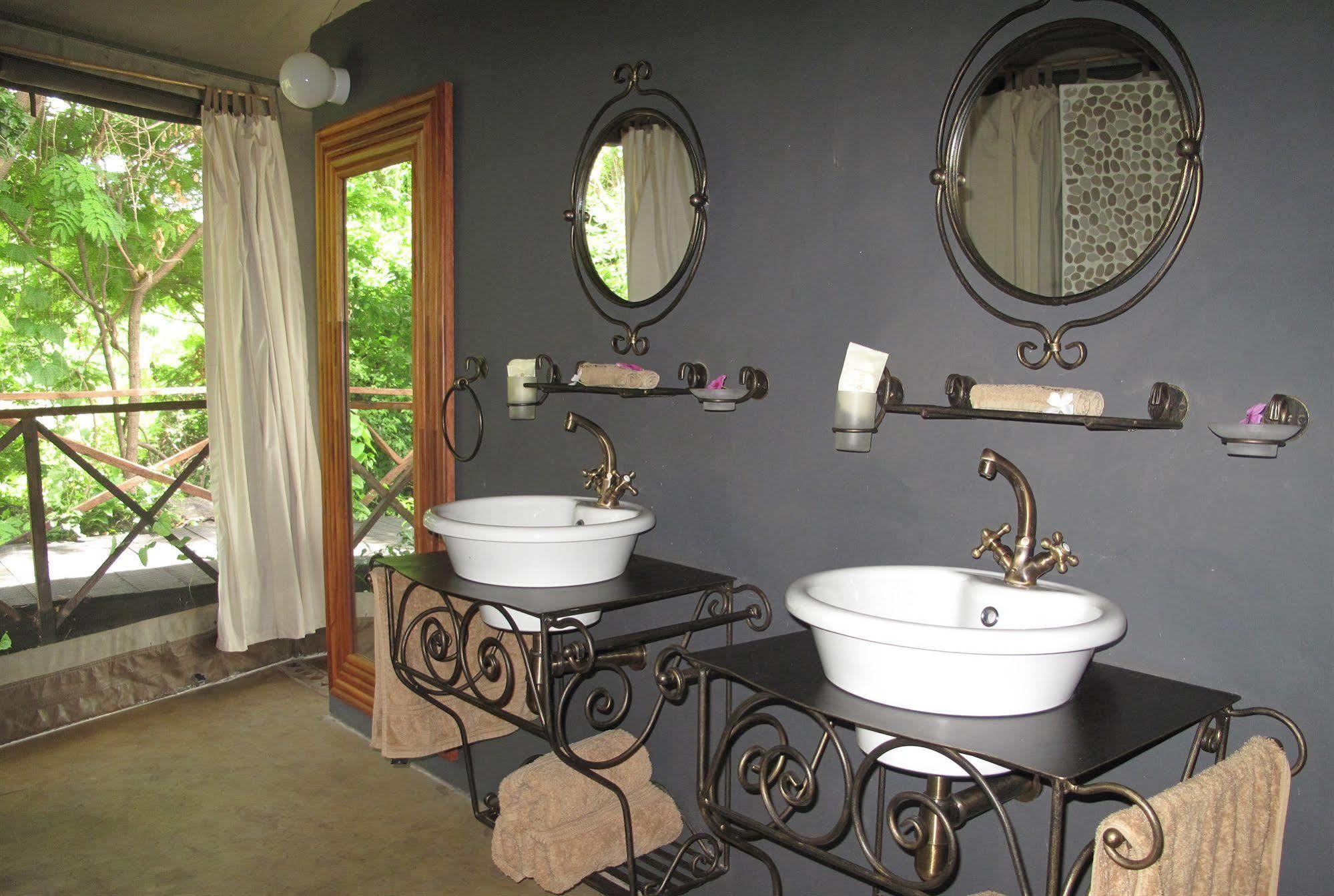 Blue Zebra Island Lodge Senga 외부 사진